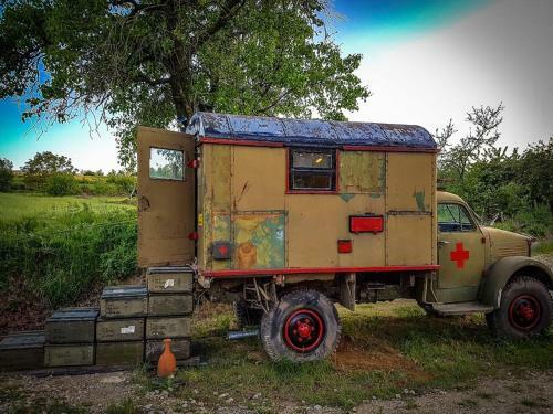Bed & Breakfast Cob Camp
