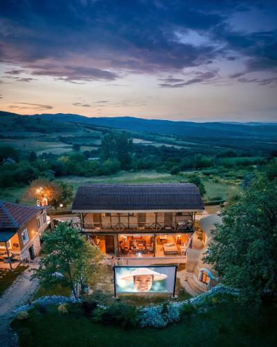 Bed & Breakfast Cob Camp