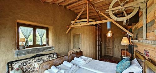 Bed & Breakfast Cob Camp