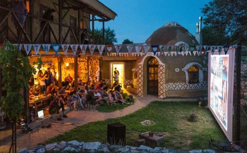 Bed & Breakfast Cob Camp
