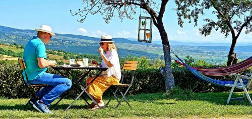 Bed & Breakfast Cob Camp