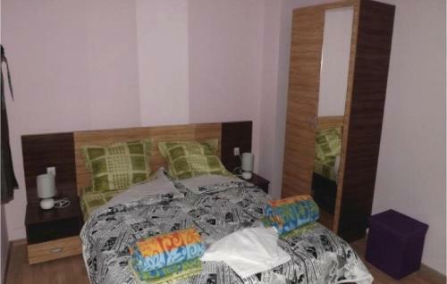 Three-bedroom Holiday Home In Velika Village
