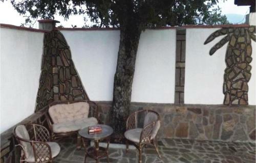Three-bedroom Holiday Home In Velika Village