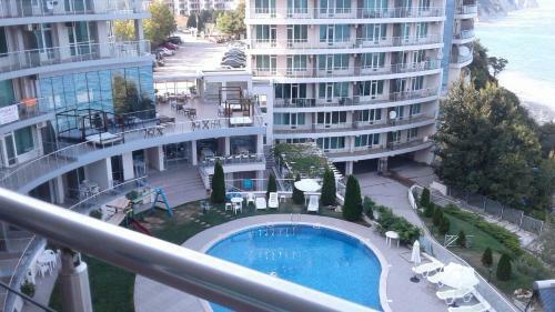 Silver Beach Apartments