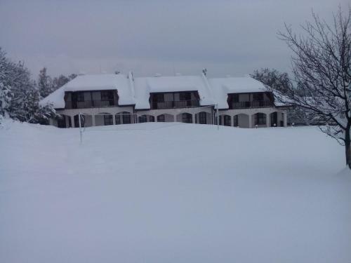Hostal Complex Roden Kray