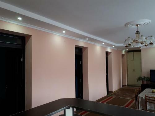 Hostal Tatev Emma B&B