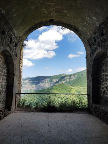 Hostal Tatev Emma B&B