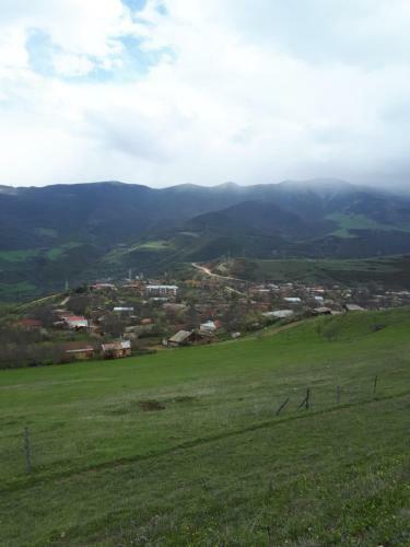 Hostal Tatev Emma B&B