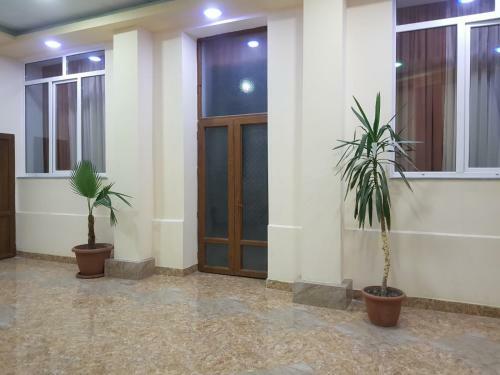 Hostal Flora Hotel