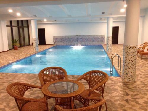 Nairi Hotel
