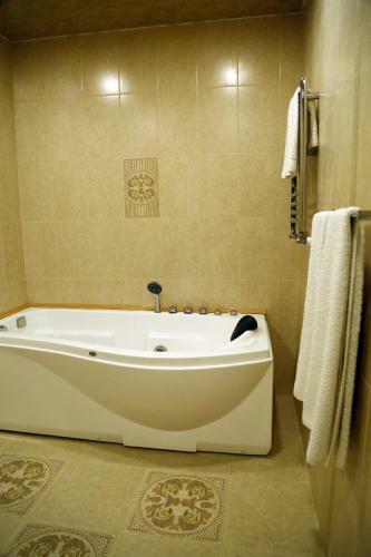 Tomu's Hotel