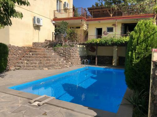 Hostal Yellow Guest House