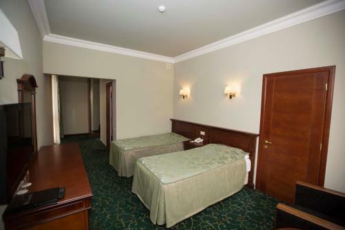 Hotel Russia