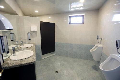 Amrots Hotel