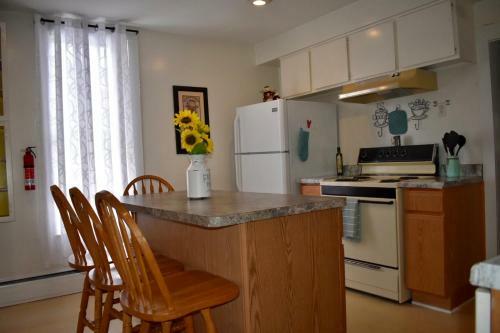 Apartamento Cozy 2nd Story Flat Near Downtown