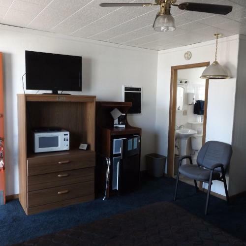 Lazy B Motel