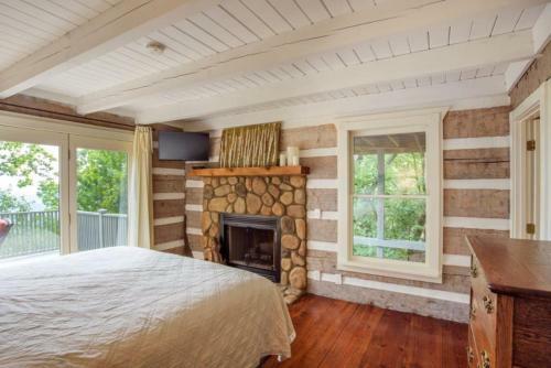 Dovetail Lodge Home