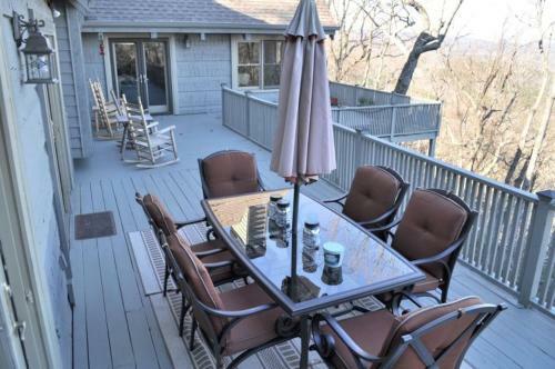 Dovetail Lodge Home