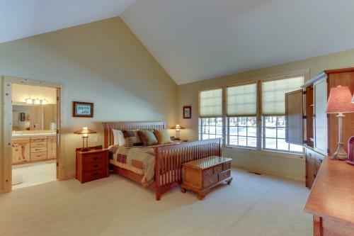 Black Butte Manor Bordering Forest