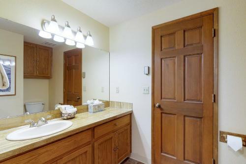 Black Butte Ranch: South Meadow Home Eighty-four