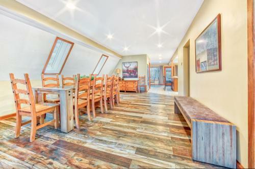 Fallswood Lodge - Hocking Hills Home