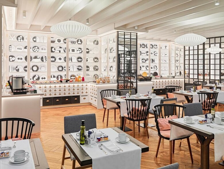 Hotel H10 Universitat