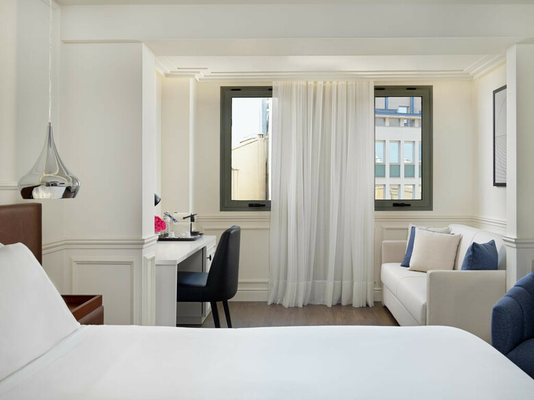 Hotel H10 Universitat