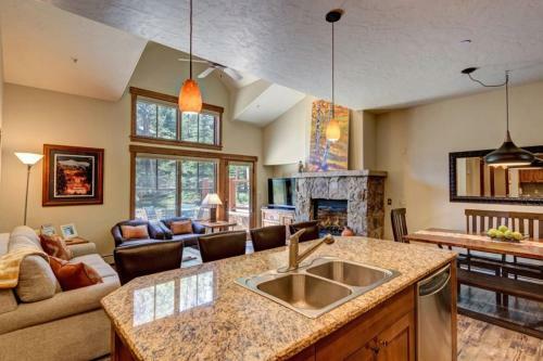 Mountain Thunder Townhouse�
