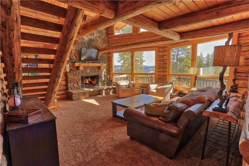Black Bear Lodge (private Home)