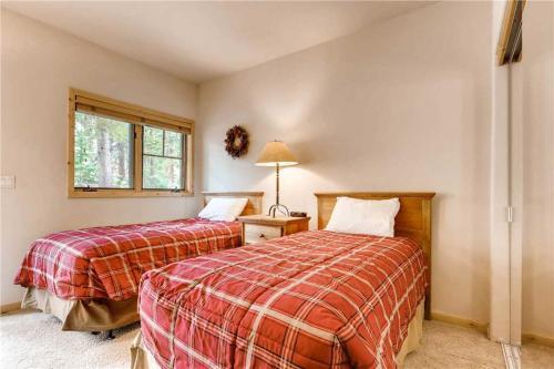 Twin Elk Lodge #a1
