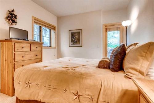 Twin Elk Lodge #a1