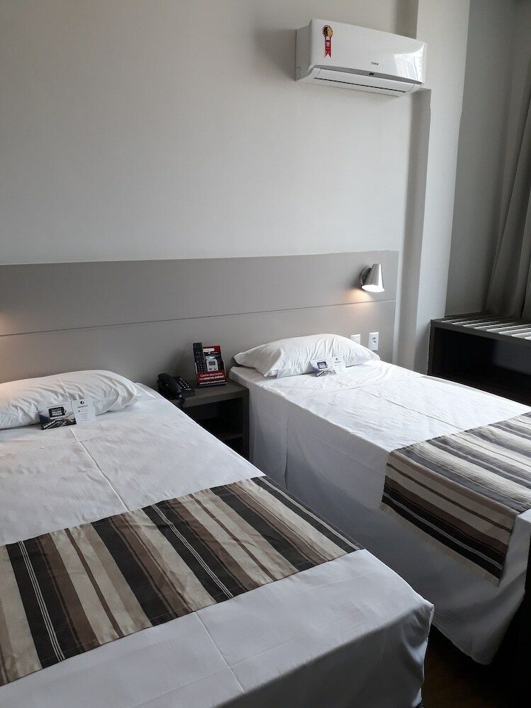 Hotel Valerim Itaja�