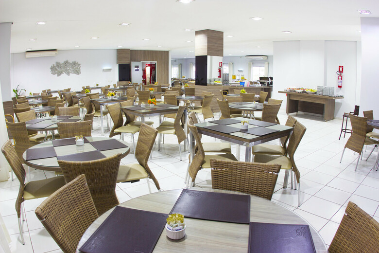 Lagoa Quente Hotel