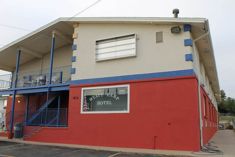 Wyatt Earp Hotel
