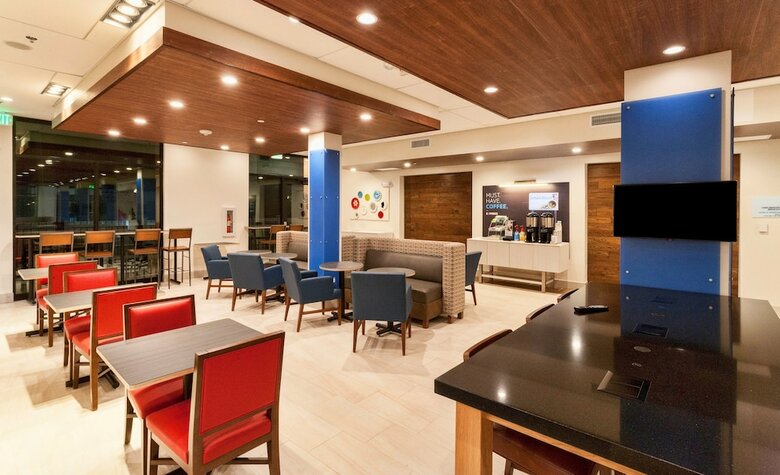 Hotel Holiday Inn Express & Suites - Dodge City