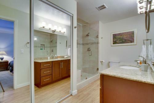 Crystal Waters Townhome