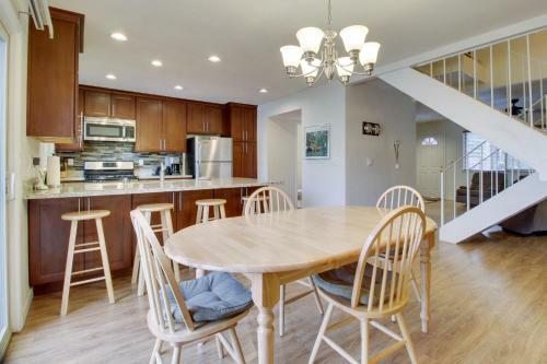 Crystal Waters Townhome