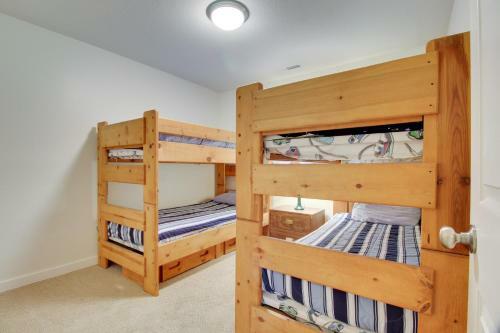 Crystal Waters Townhome