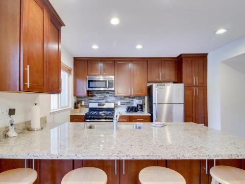 Crystal Waters Townhome