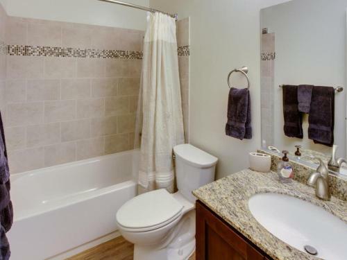 Crystal Waters Townhome