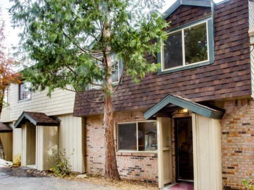 Crystal Waters Townhome