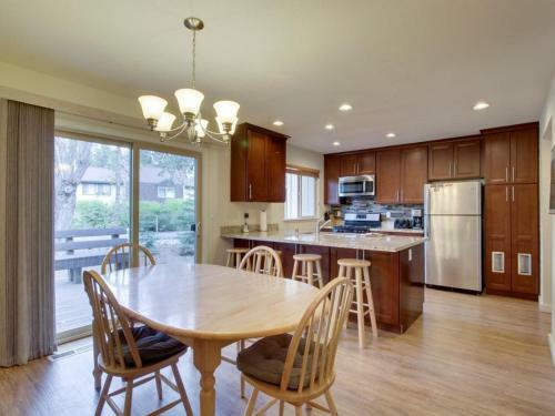 Crystal Waters Townhome
