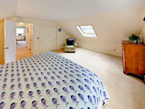 40 Epanow Rd Home