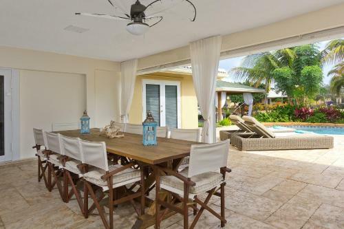Deerfield Beach Tropical Oasis