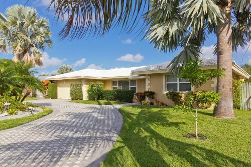 Deerfield Beach Tropical Oasis