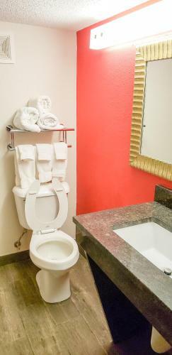 Hotel Baymont By Wyndham Ferndale/royal Oak