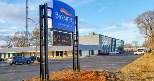 Hotel Baymont By Wyndham Ferndale/royal Oak