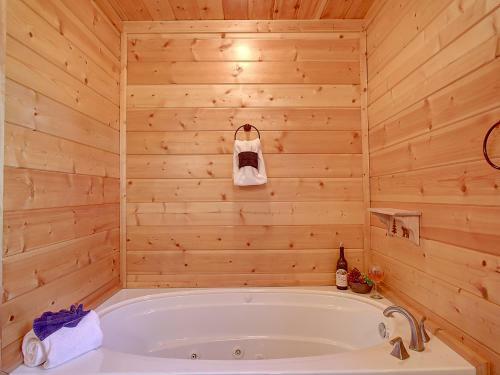 Bear Cub Hideaway Cabin