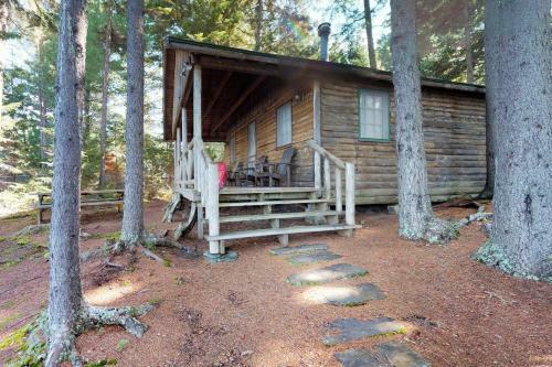 Traditional Maine Cabin