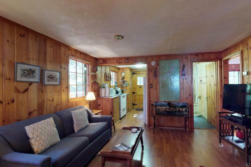 Traditional Maine Cabin